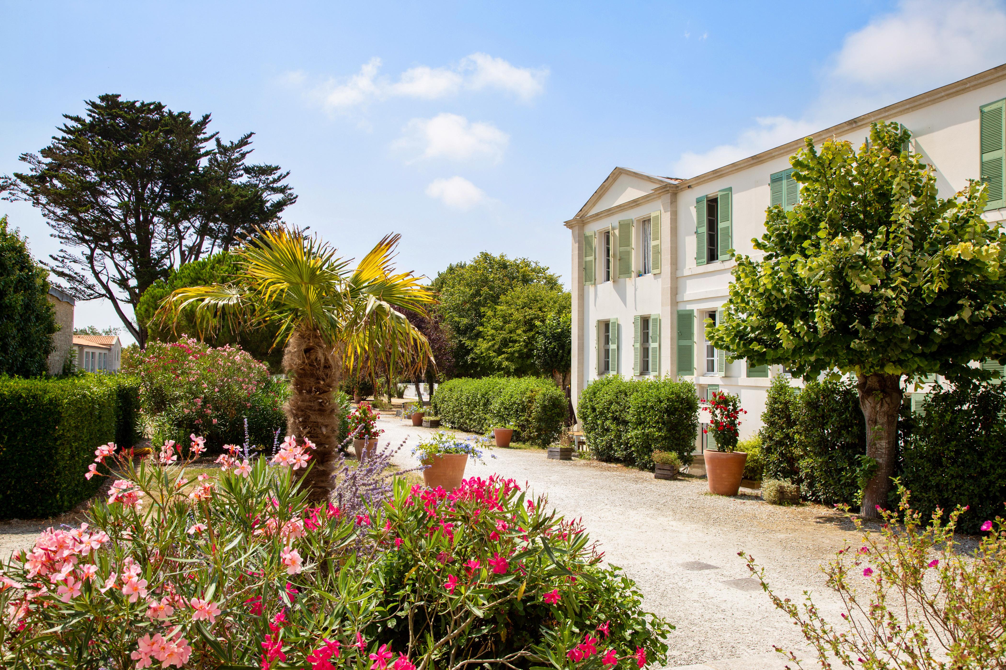 Residence Pierre & Vacances Le Palais Des Gouverneurs Saint-Martin-de-Re Exterior photo